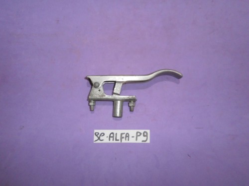 Front bonnet opening lever